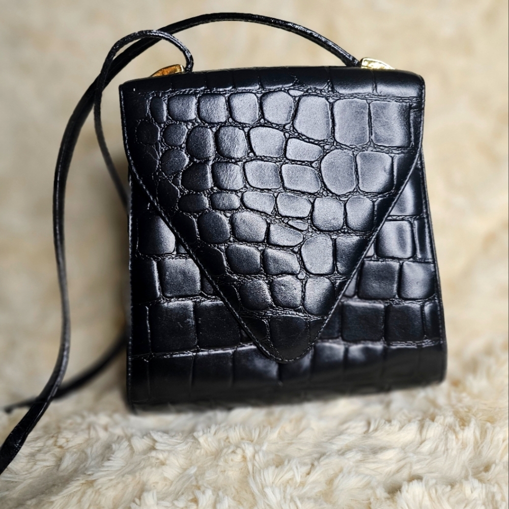 Vintage Elegant Black Croc-Embossed Women's Bag